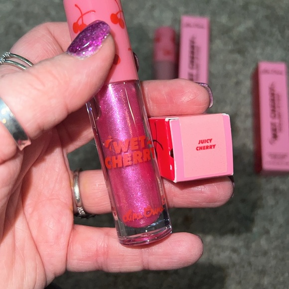 Lime Crime Wet Cherry ultra shiny lip gloss - Picture 2 of 5